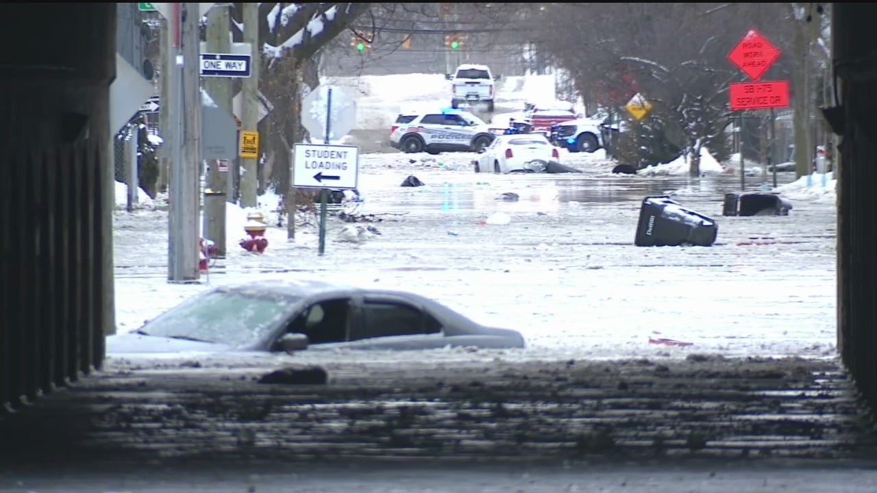Water main break leaves Southwest Detroit neighborhood underwater FOX