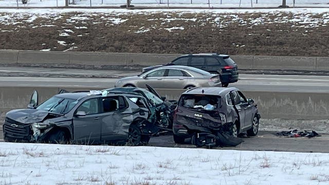 Two dead in Sunday afternoon I-75 crash in Detroit