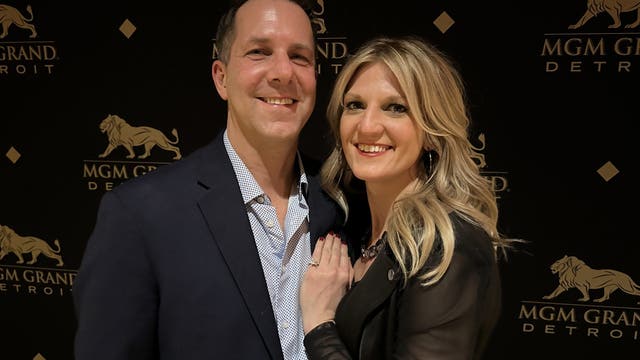 Couple gets engaged during Howie Mandel & Arsenio Hall show at MGM Detroit