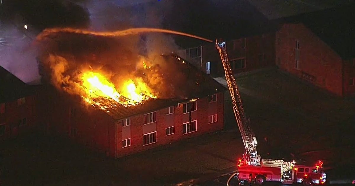 Crews battle massive apartment blaze in Macomb County | FOX 2 Detroit