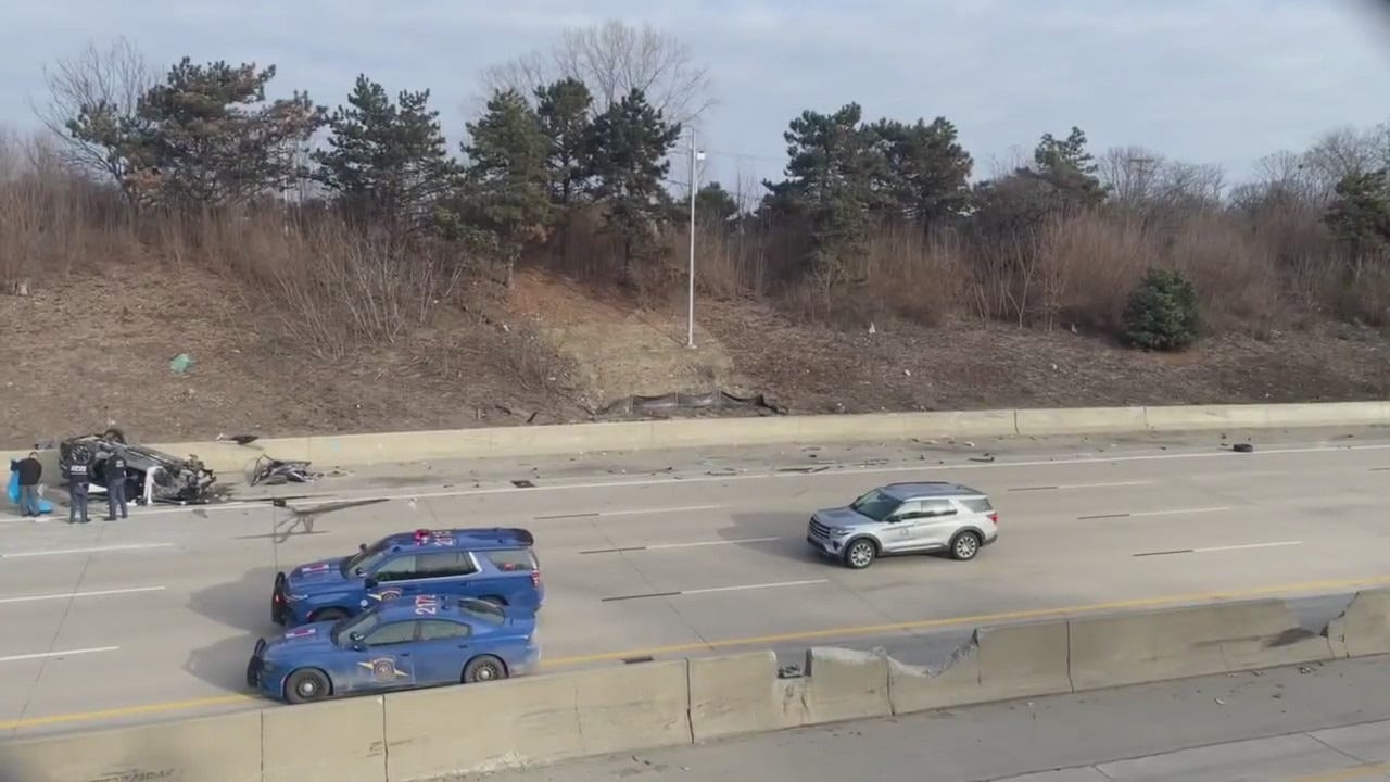 Michigan Man Dies in Rollover Crash on I-696