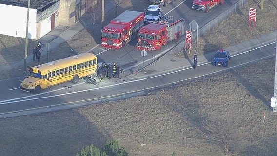 SB Lodge Freeway exit to Wyoming reopens after crash involving school bus