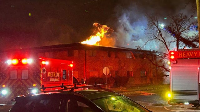 Recently shuttered Detroit apartment catches fire