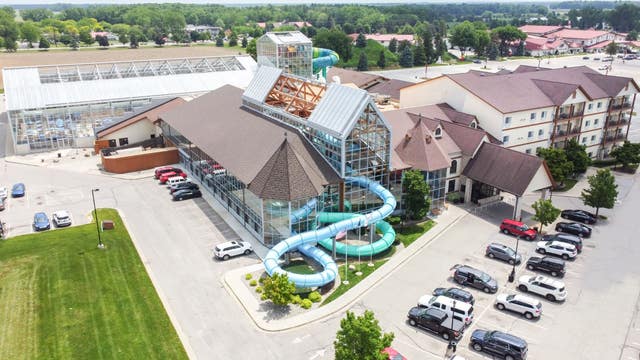 Ferndale man exposed himself to minors in Zehnder's Splash Village hot tub, prosecutors say