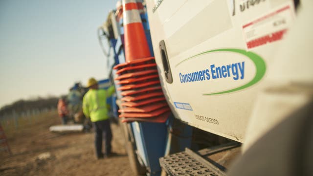Consumers Energy replacing 8 miles of pipeline through Oakland and Macomb counties
