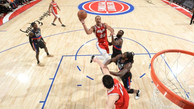 Desmond Bane scores 38 in the Grizzlies’ 109-103 victory over the Pistons