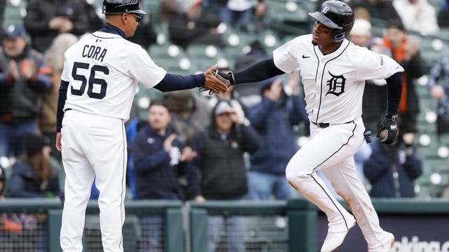 Ibañez and Mize help the Tigers beat the Yankees 6-2 for their 4th straight win