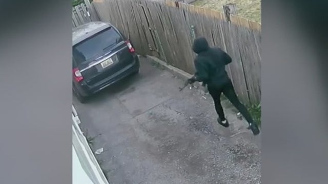 Detroit police looking for suspect in deadly shooting of Antonio Flores