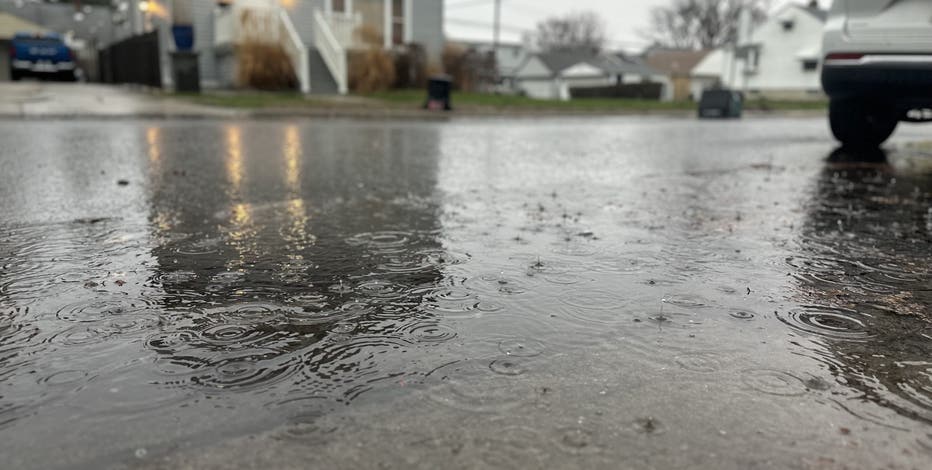 Metro Detroit weather: Rain continues after 1/2 to 2 inches have already fallen