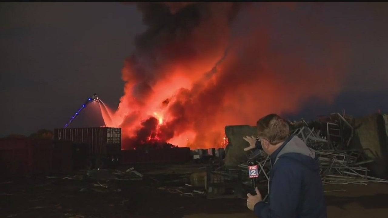 Detroit scrapyard fire sends flames, smoke billowing into the sky