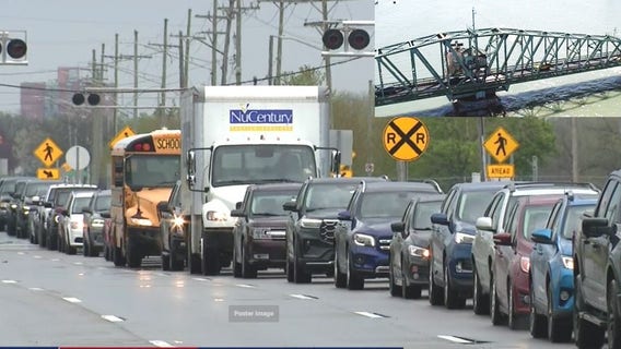 Traffic logjam onto Grosse Ile caused by bridge closure for repairs