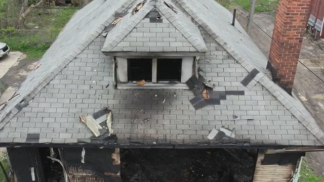 Body found in attic after Detroit house fire