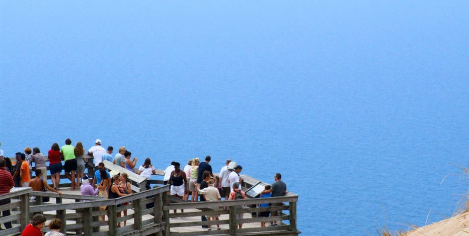 Sleeping Bear Dunes overlook removed, park service says