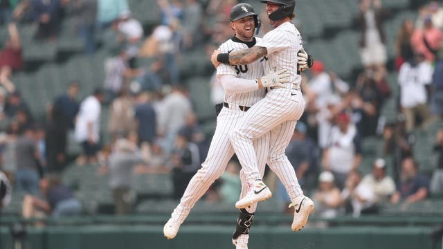 Elko delivers RBI single in the 10th to help White Sox beat AL-leading Tigers 3-2
