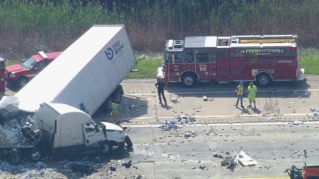 Driver of jackknifed semi-truck dies in crash involving MDOT vehicles on I-75