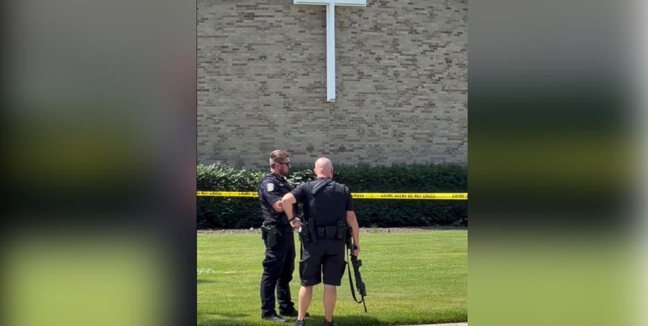 Security guard kills gunman at Wayne church