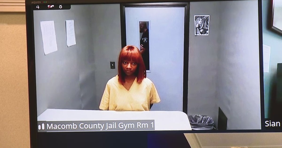 Eastpointe McDonald's stabbing suspect given $25M bond | FOX 10 Phoenix