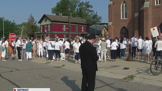 Faith leaders march to Detroit ICE center protesting rights of immigrants, migrants