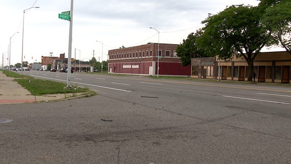 Crash in Detroit leaves child dead, several others injured