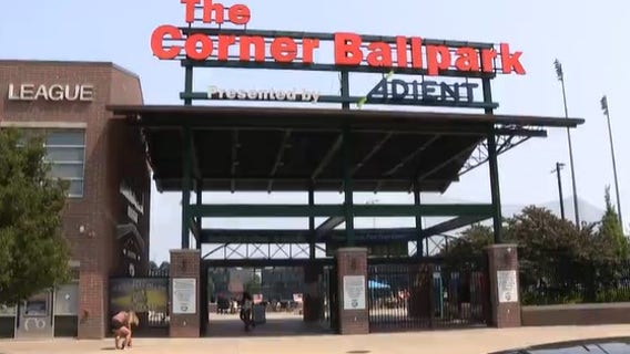 Detroit Police top Fire in annual charity softball game