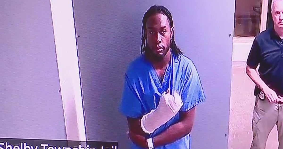 Man charged with deadly stabbing of wife at Macomb County Meijer gas ...