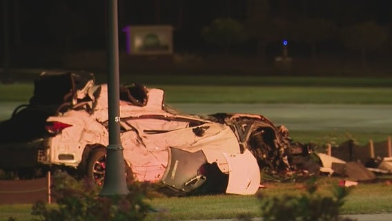 Commerce Township multi-car crash leaves one dead, one with severe injuries