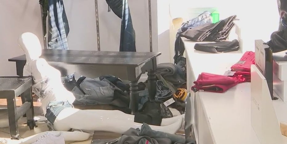 Thieves make off with an estimated $90K worth of clothes and shoes during Detroit smash-and-grab