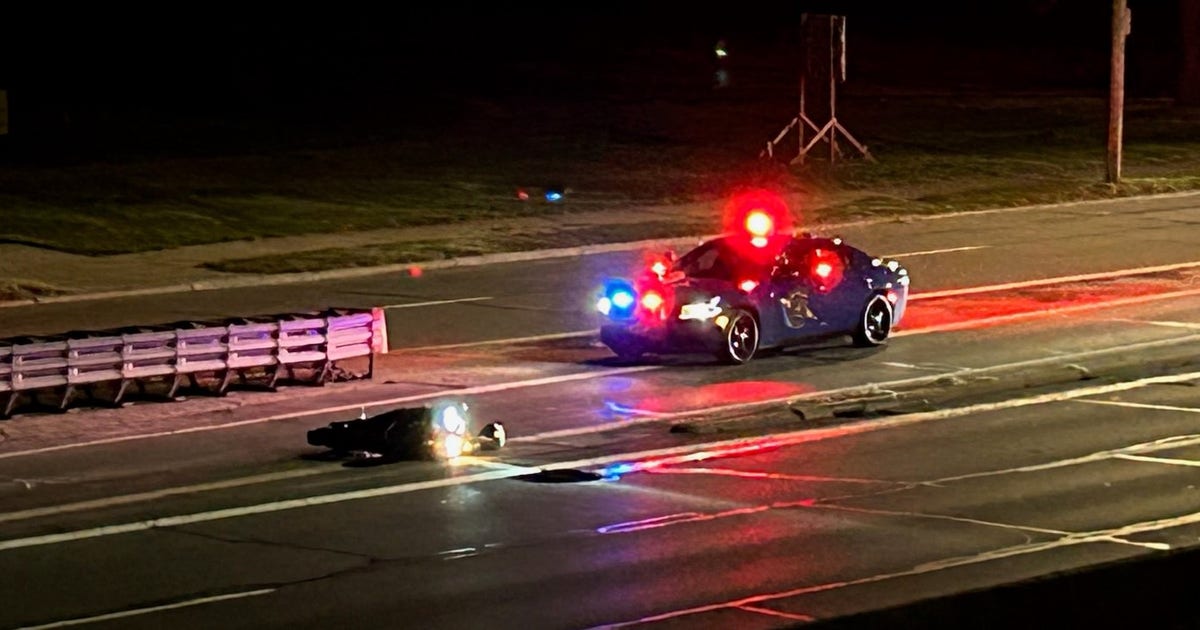 Teen motorcyclist crashes in Detroit after popping wheelie in front of ...
