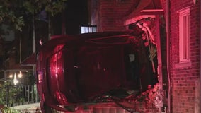 Driver loses control, crashes into Detroit home