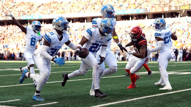 Turnovers key in Lions dominate victory over Bengals