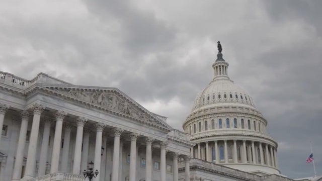 Federal workers going without paychecks feel strain of government shutdown