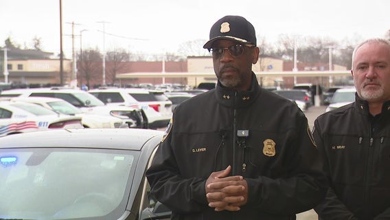 Teen criminal suspects wounded in shooting, show up at Detroit police station