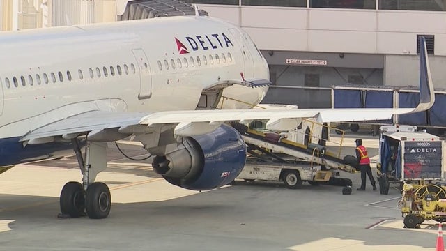 Government shutdown raises concerns among holiday travelers as Thanksgiving creeps up