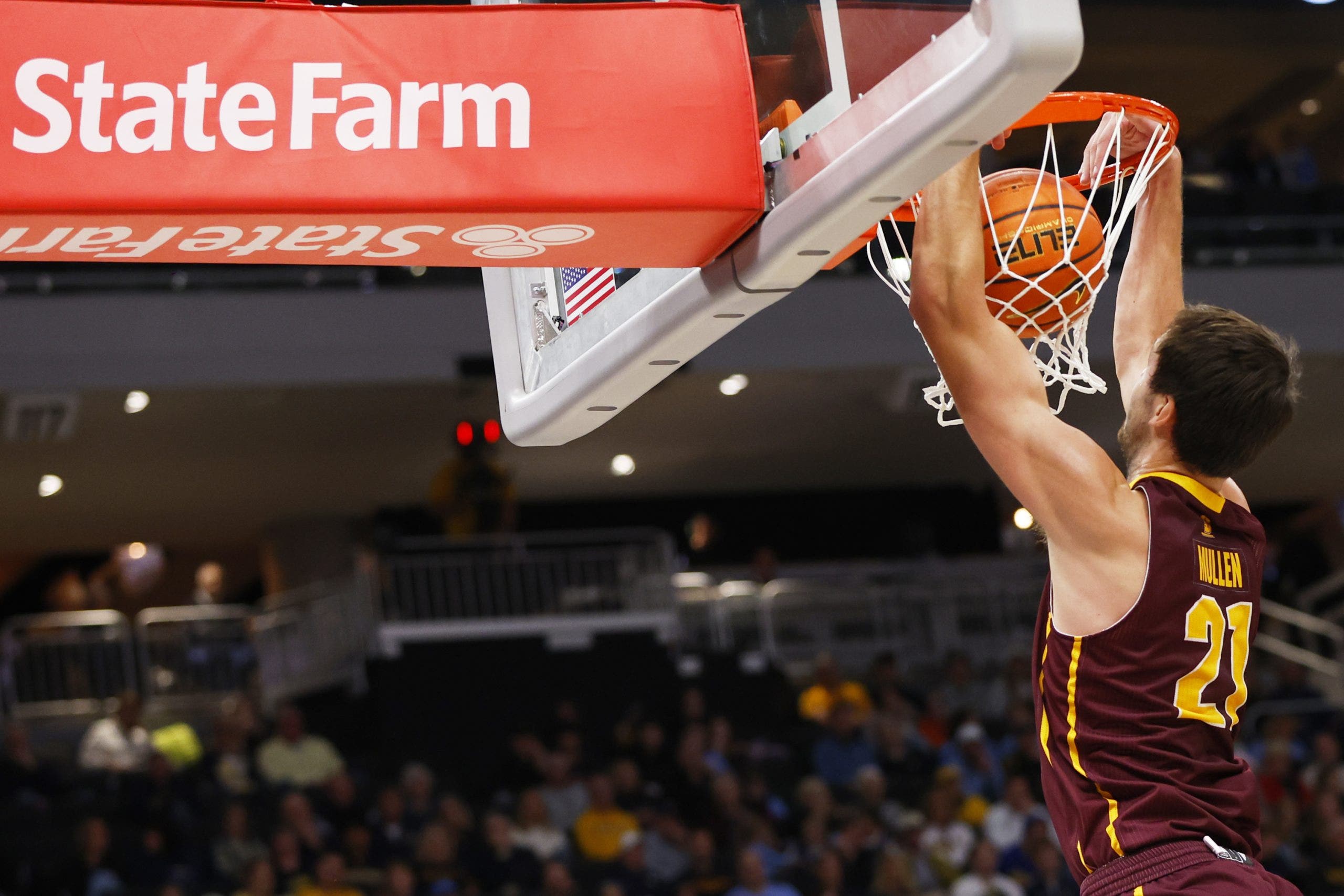 Shoshkikj scores 21 as Stony Brook knocks off Central Michigan 78-55