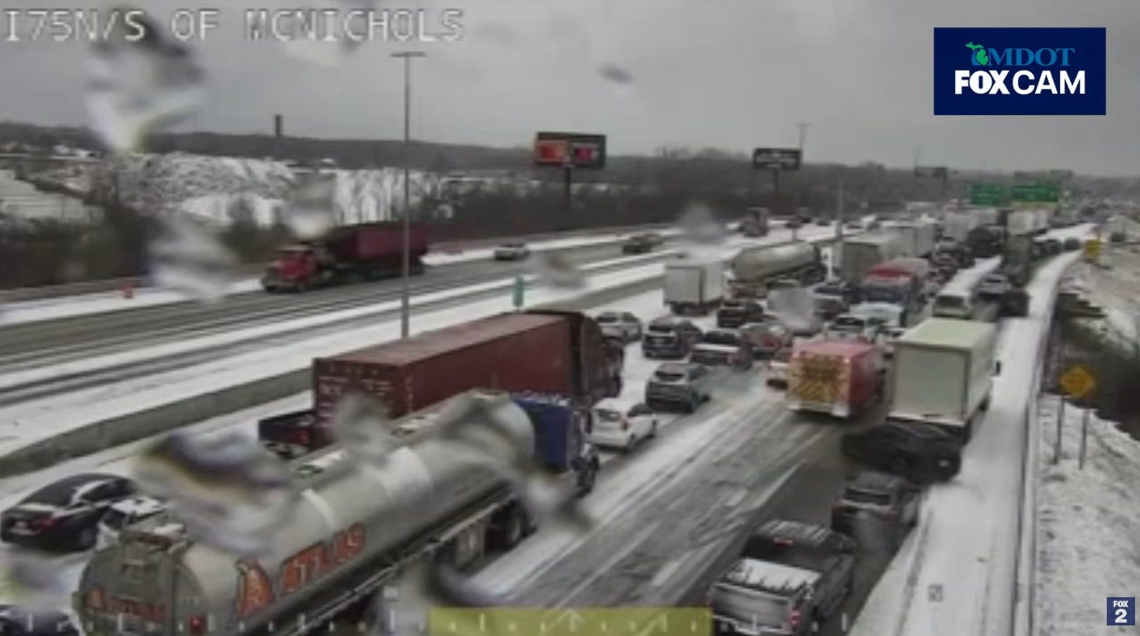 I-75 crash in Detroit due to snow squall with more than 20 cars cleared, freeway reopened