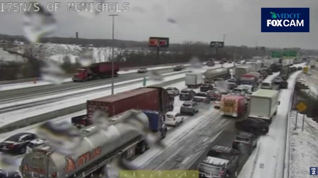 I-75 crash in Detroit due to snow squall with more than 20 cars cleared, freeway reopened