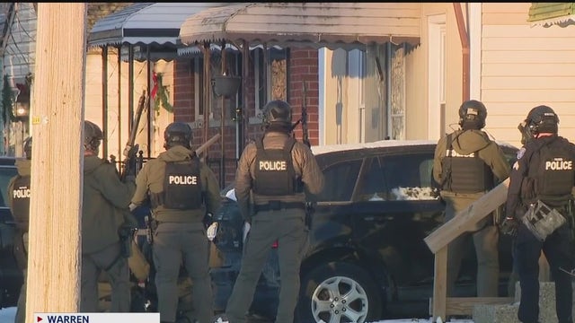 Female murder suspect surrenders to Warren police after standoff streamed on Facebook