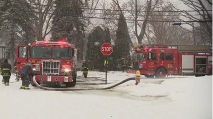 One dead in Sunday morning fire in Detroit