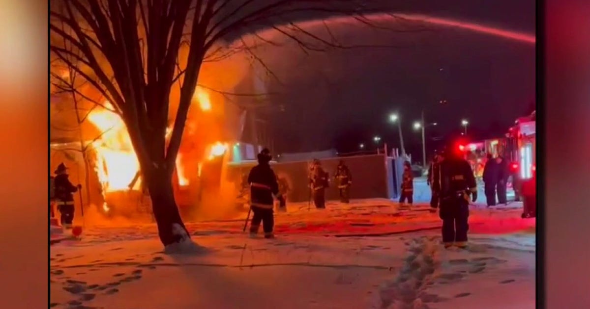 Detroit firefighter injured while battling vacant house fire