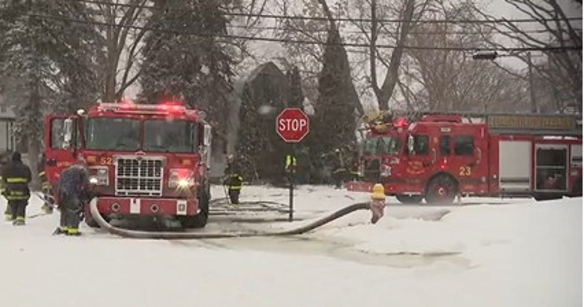 One dead in Sunday morning fire in Detroit
