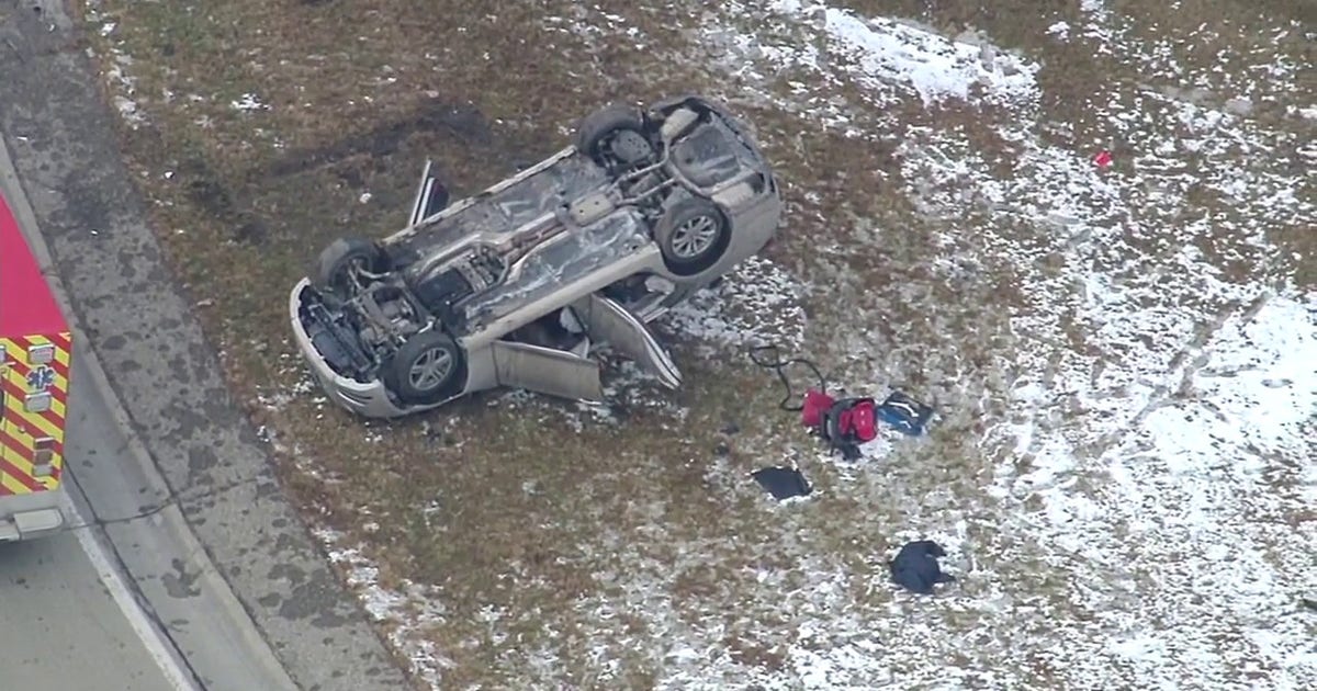 Fatal rollover crash on I-75 closes exit ramp in Wayne County | FOX 2 ...