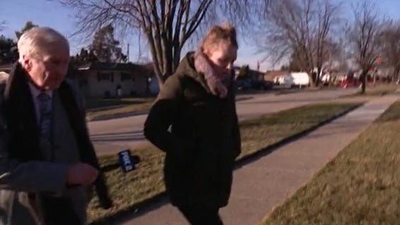 Metro Detroit wedding photographer ghosts couples on their big day