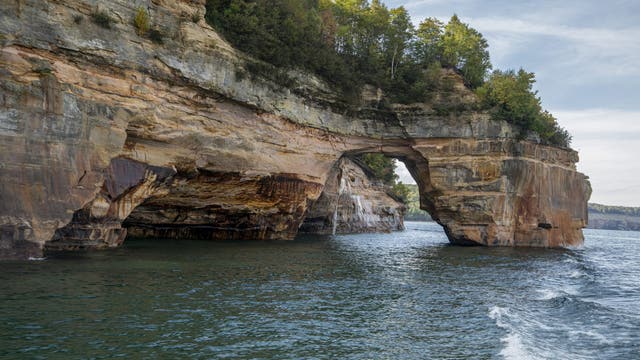 Great Lakes challenges range from whitefish collapse to plastic pollution, annual report shows