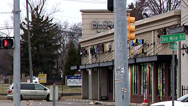 1 dead, 1 injured in shooting outside Southfield lounge