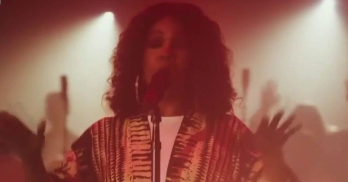 Detroit native and singer CeCe Winans wins 18th Grammy Award