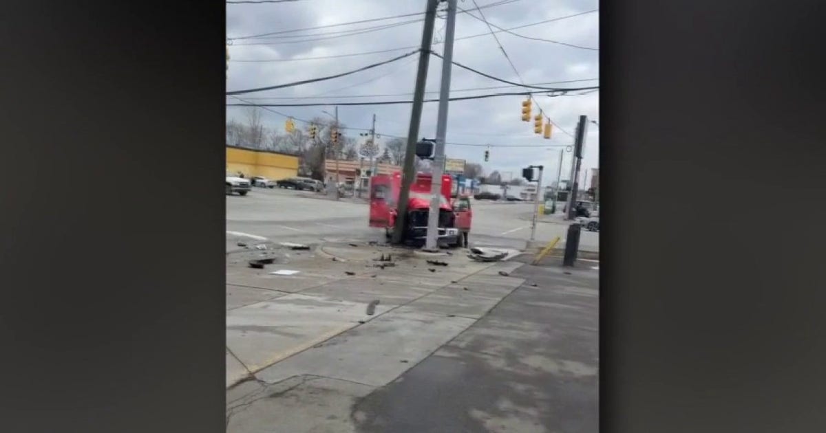 Detroit ambulance crash sends several to the hospital