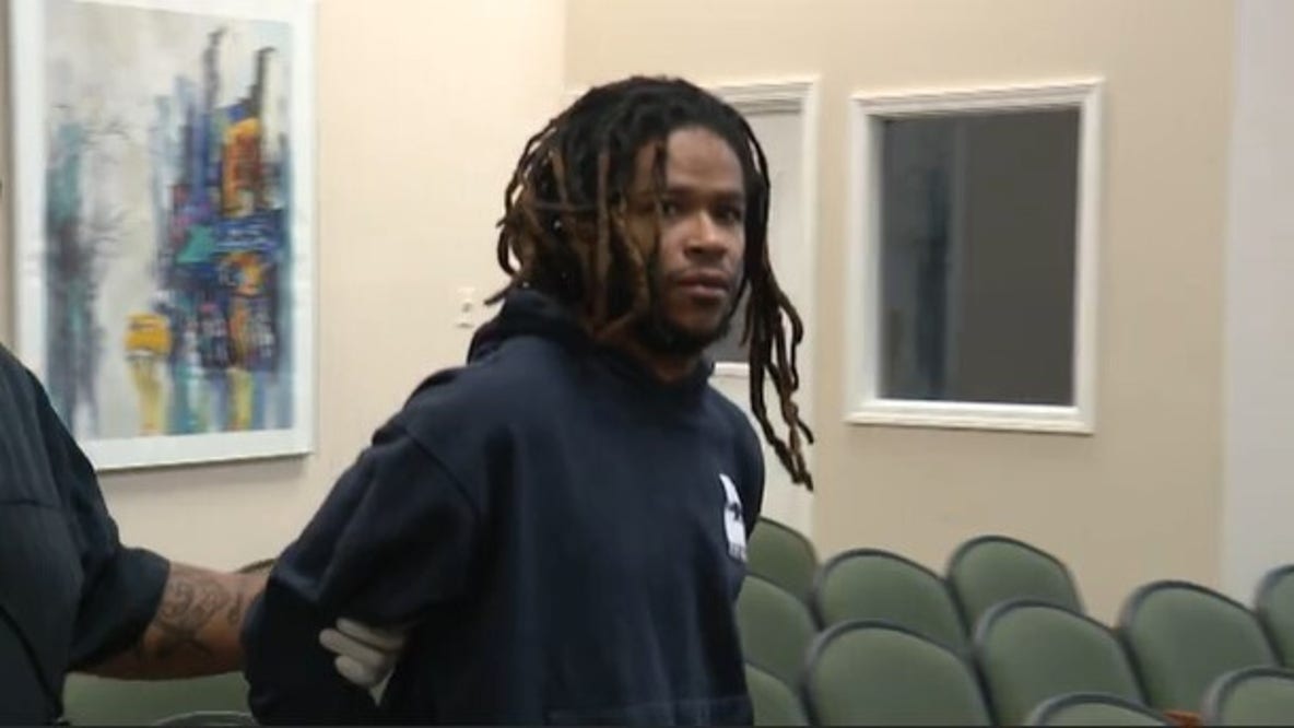 Man charged with leaving 1-year-old inside impounded car