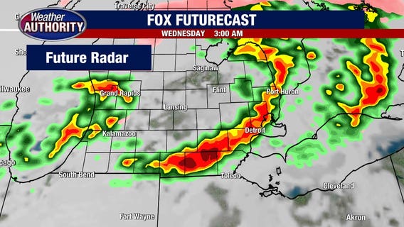 Dangerous weather west of Michigan, severe storm chance forecast for SE Michigan tonight
