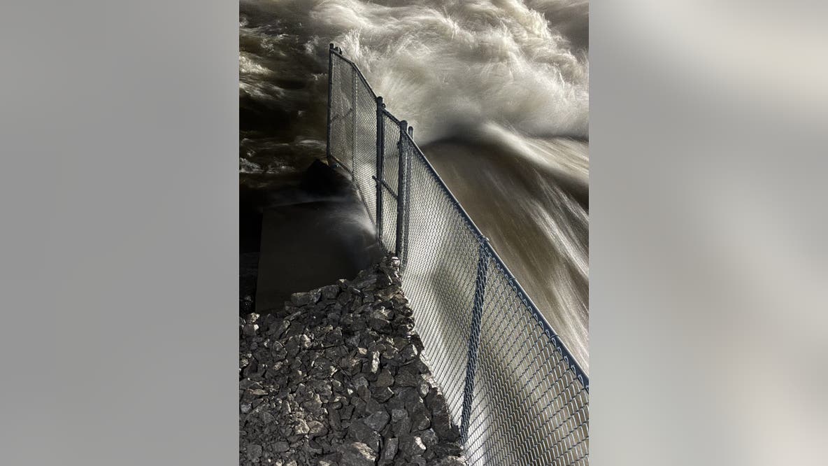 Time ticking as DNR brings pumps and sandbags to Cheboygan dam to control water levels