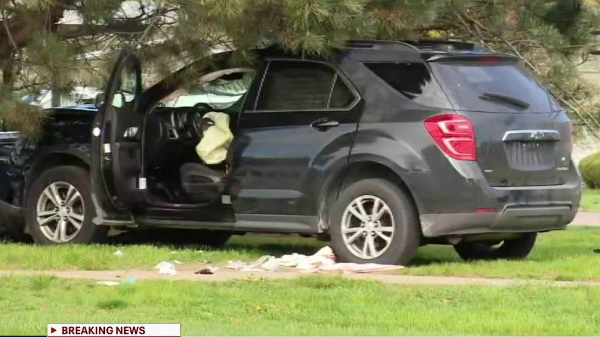 Stabbing victim crashes SUV into gate outside Southfield apartments; suspect arrested